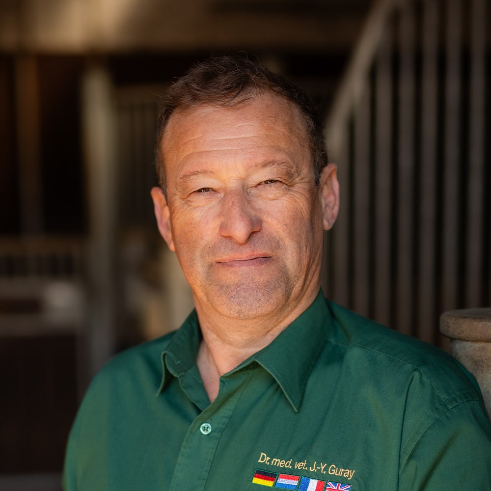 ATIGAO-Akademie-für-Tiergesundheit-Akupunktur-Osteopathie-Jean-Yves-Guray-Tierakupunktur-Ausbildung-Kalkar-Kleve-Niederrhein-NRW-Portrait-1-min